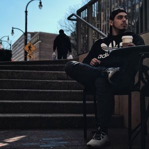 Meet your Posher, Victor